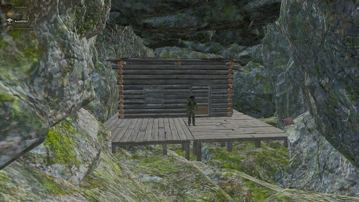 Hütte in der Höhle